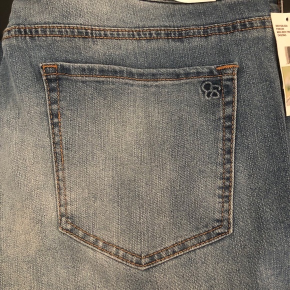 Jessica Simpson Lived in Vintage ripped Jeans. - Picture 3 of 8